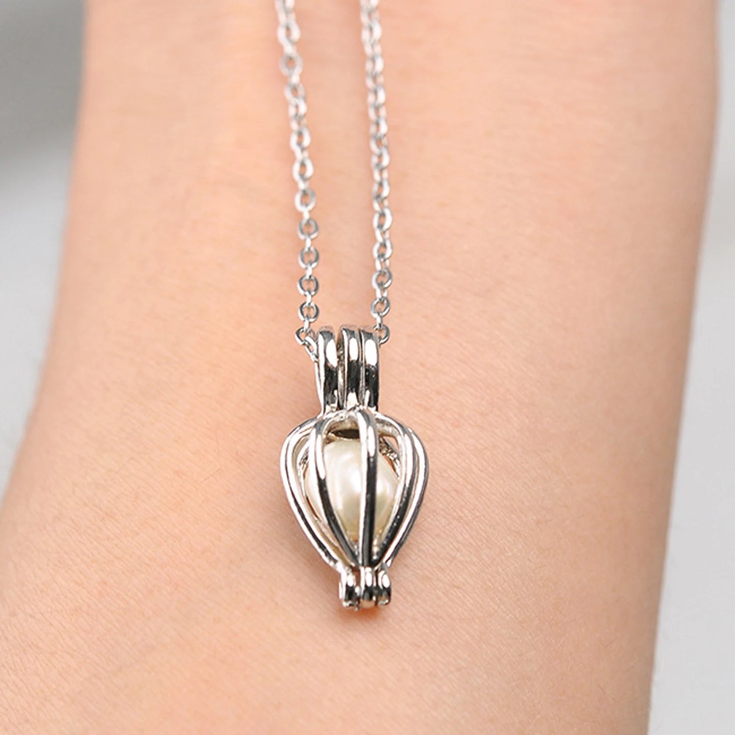 PearlSlips Necklace